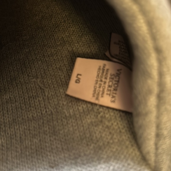 Victoria’s Secret slippers - Picture 3 of 6